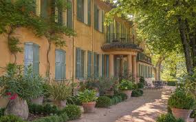 Les galeries d’art pour voyager dans l’histoire de la créativité baume