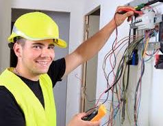Installation électrique : le matériel nécessaire pour le faire electricien2