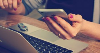 Conjointe collaboratrice VS Conjointe salariée : que choisir ? conjointe-collaboratrice-salariée
