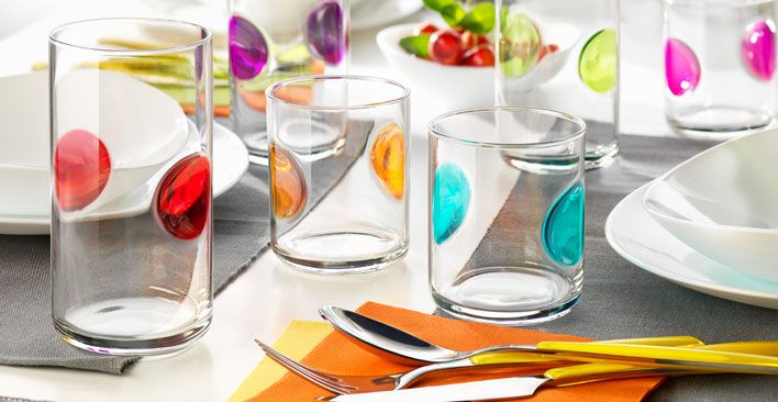 Des idées innovantes pour décorer votre table service de verres