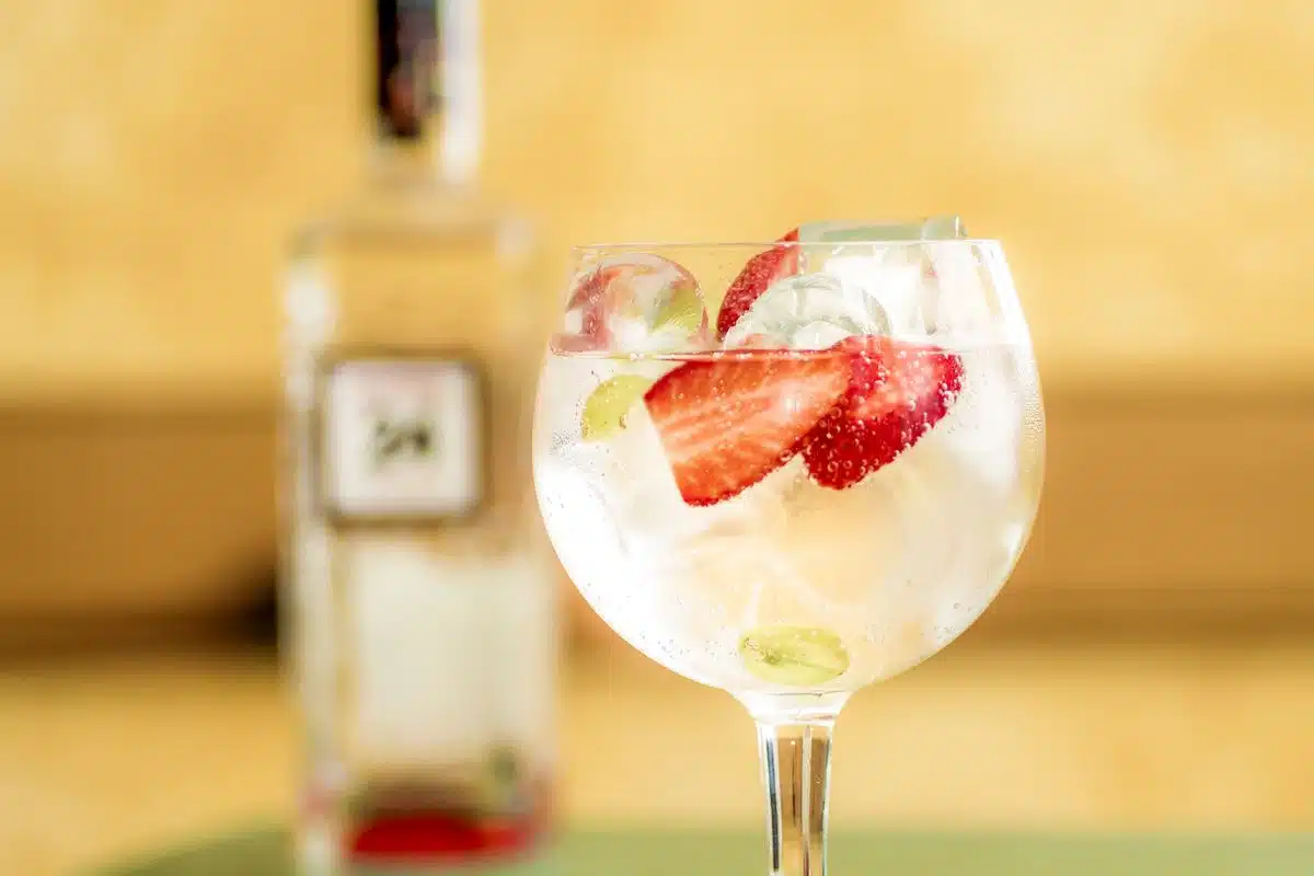 Consommer le rhum blanc