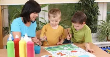 Comment devenir éducatrice petite enfance