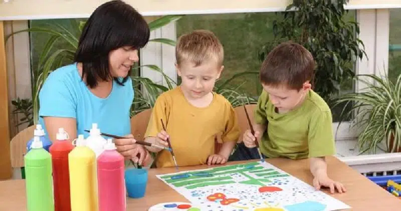 Comment devenir éducatrice petite enfance