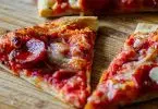 cuire une pizza surgelée