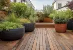 Les meilleures plantes pour remplir des grands pots sur une terrasse