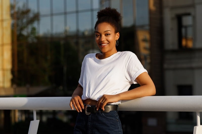 Les t-shirts femme pour un look décontracté