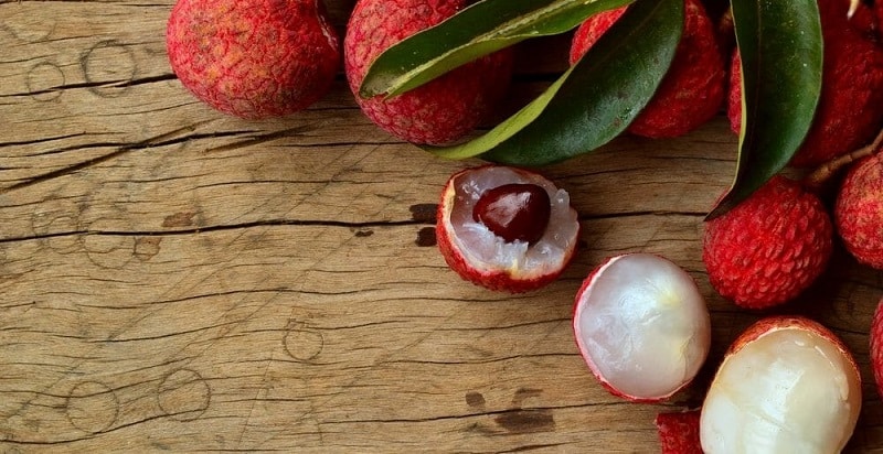 Litchi (litchi) origine, saison et calories de ce fruit frais