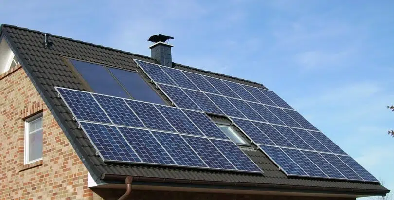 Panneaux photovoltaïques: quand, pourquoi et comment les nettoyer?