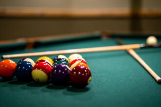Table de billard : comment faire le bon choix selon votre espace et votre niveau ?